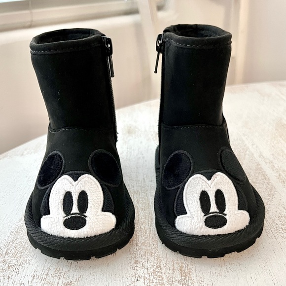 Toddler GAP Black Mickey Mouse Boots - Picture 1 of 13
